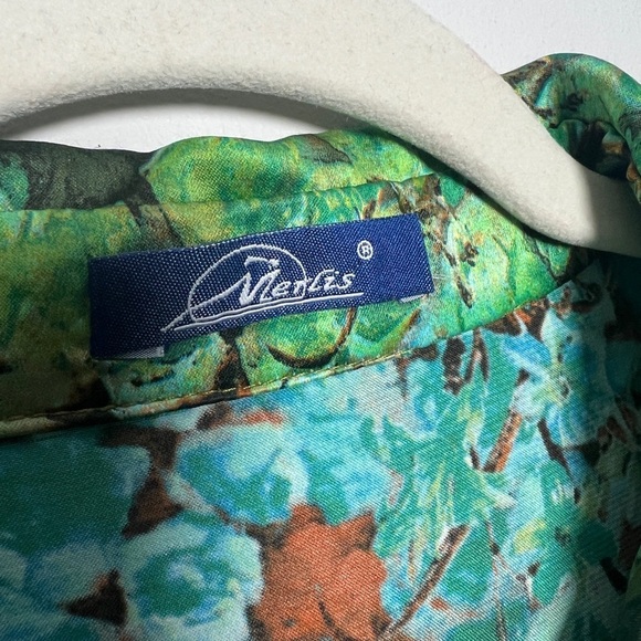 Merlis 3/4” Sleeve Silk-like Floral Dress Bubble Sleeve - Picture 4 of 7